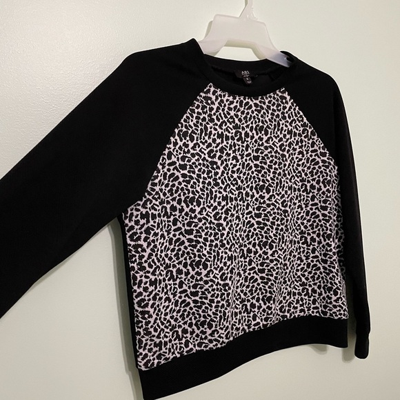 ABS Denim Collection black and white leopard top size S very comfy dressy look - Picture 6 of 6